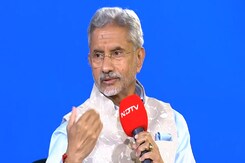 S Jaishankar ने कहा 'पूरी दुनिया हमारी दोस्त, लेकिन हितों से कोई समझौता नहीं' S Jaishankar ने कहा 'पूरी दुनिया हमारी दोस्त, लेकिन हितों से कोई समझौता नहीं'