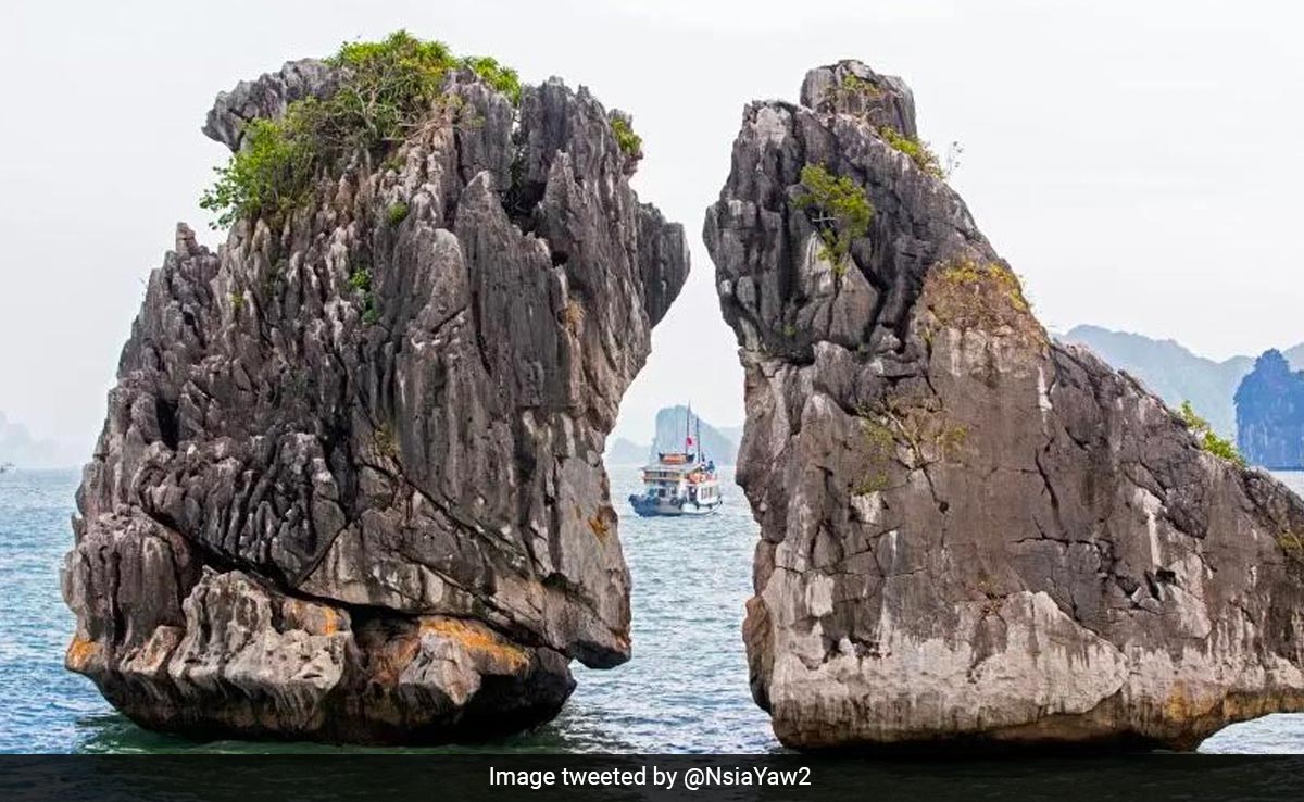 Vietnam's Iconic "Kissing Rocks" At Risk of Collapse, Say Experts