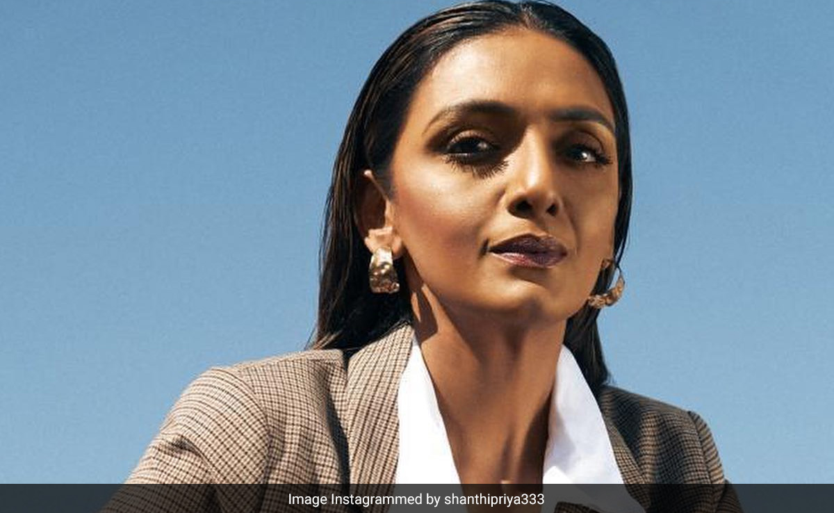 Akshay Kumar's <i>Ikke Pe Ikka</i> Co-Star Shanthi Priya Claims He Commented On Her Knees: "Went Into Depression"