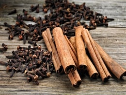 Cinnamon Benifit : दालचीनी से मिलते हैं कई फायदे, जानें- इसके इस्तेमाल करने का सही तरीका Cinnamon Benifit : दालचीनी से मिलते हैं कई फायदे, जानें- इसके इस्तेमाल करने का सही तरीका