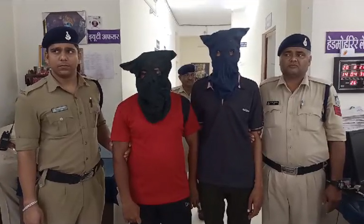 इंदौर : 'तिरंगा यात्रा' पर बम से हमला करने वाले दो आरोपी गिरफ्तार, एक अब भी फरार