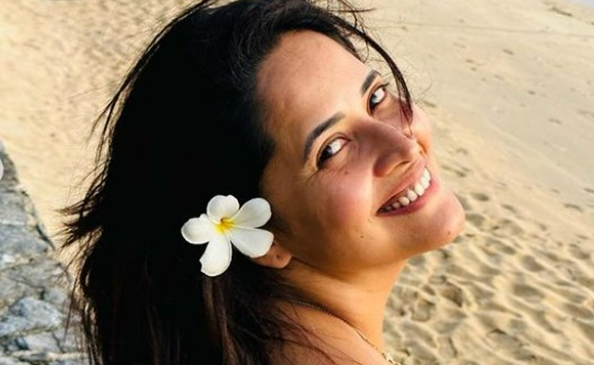 Pushpa 2 एक्ट्रेस ने रोते हुए शेयर किया वीडियो, सुनाया सेलेब्रिटी होने का दुख