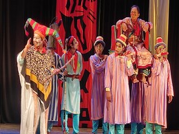 भोपाल में फिर चल गया रंग विदूषक का ‘तुक्का’ भोपाल में फिर चल गया रंग विदूषक का ‘तुक्का’