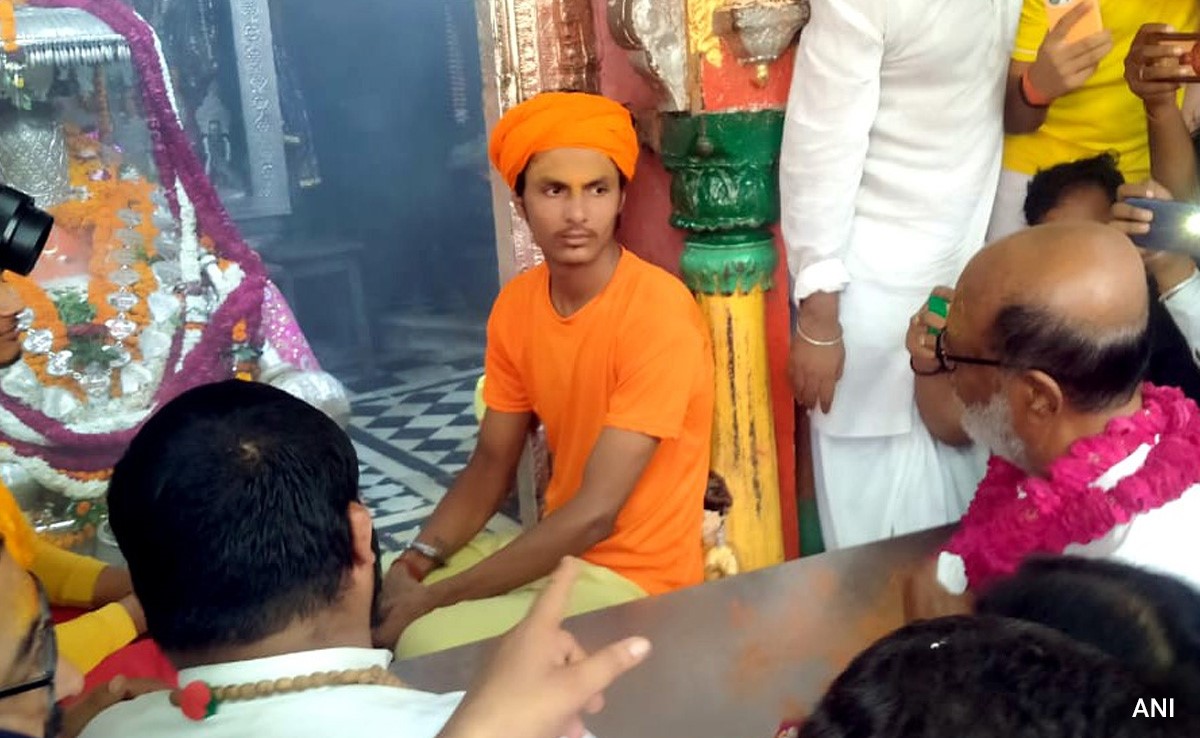 Rajinikanth Offers Prayers At Ram Mandir, Hanuman Temple In Ayodhya