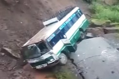 Dozen Injured, 4 Critical In Himachal Pradesh Bus Accident Enroute Shimla Dozen Injured, 4 Critical In Himachal Pradesh Bus Accident Enroute Shimla