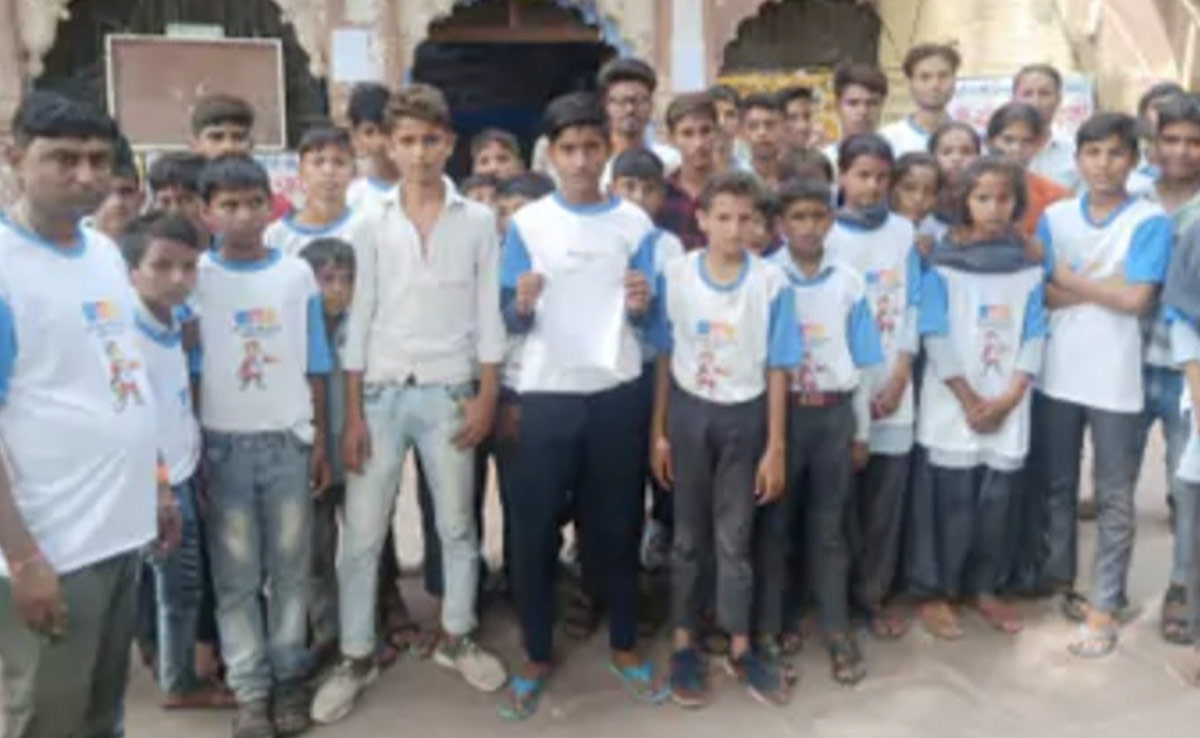 सरकारी स्&zwj;कूल की जमीन पर दबंगों का अतिक्रमण, छात्रों-स्&zwj;कूल स्&zwj;टॉफ और ग्रामीणों का SDO ऑफिस पर प्रदर्शन
