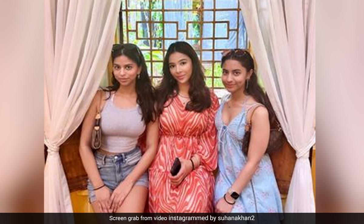 Meet Suhana Khan's Travel Buddies In New Pics From Goa Holiday