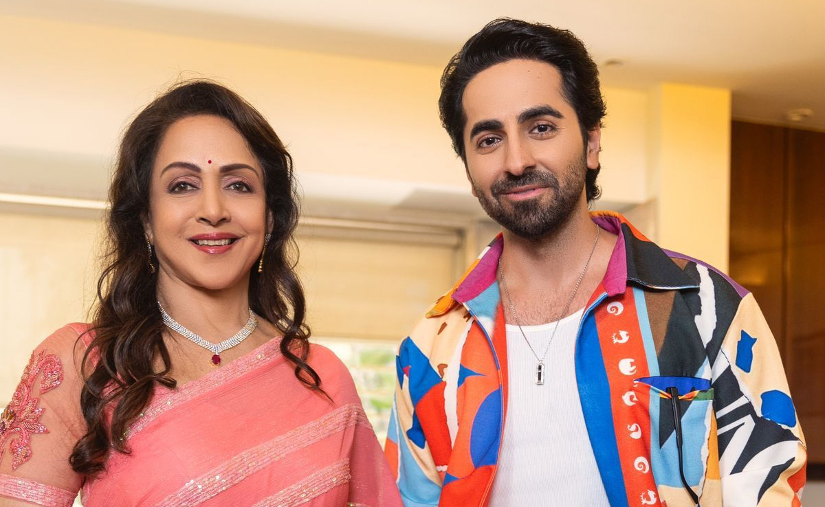 नई ड्रीम गर्ल ने की पुरानी ड्रीम गर्ल से मुलाकात, आयुष्मान खुराना ने इस अंदाज में किया फिल्म का प्रमोशन