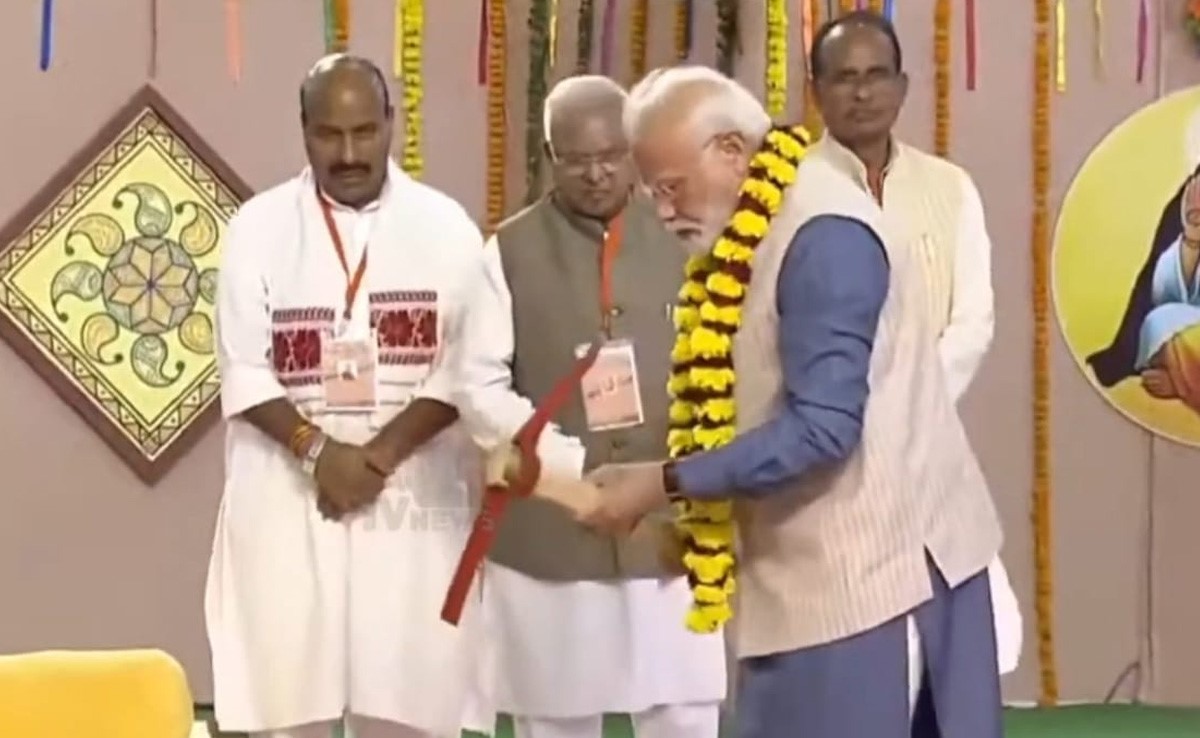 पीएम मोदी ने सागर जिले में संत रविदास स्मारक के निर्माण के लिए रखी आधारशिला
