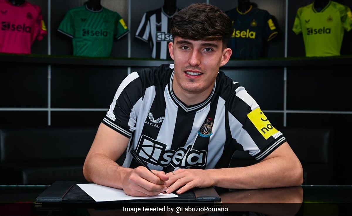 Newcastle Swoop For Tino Livramento From Southampton