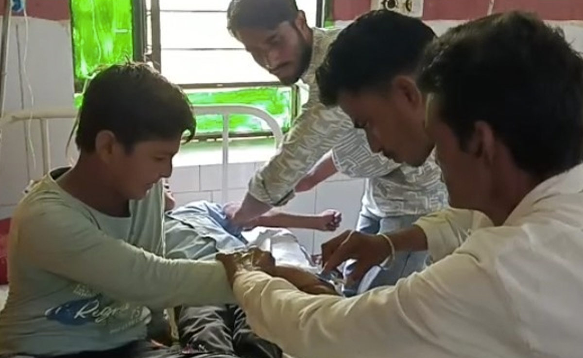 झालावाड़ : मिड-डे मील में गिरी छिपकली, 16 बच्चे बीमार, शिक्षा विभाग में मचा हड़कंप