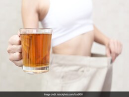 पेट की चर्बी पिघला देती है इस तरह बनी अदरक की चाय, रोज सुबह पी सकते हैं चुस्कियां लेकर  पेट की चर्बी पिघला देती है इस तरह बनी अदरक की चाय, रोज सुबह पी सकते हैं चुस्कियां लेकर