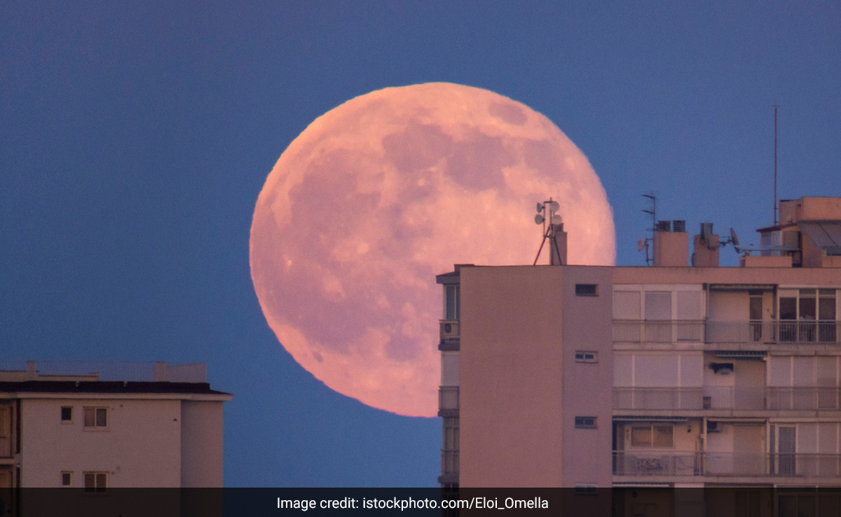 Next Full Moon Is "Hunter's Moon". Where And How To Watch It