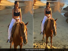When Salma Hayek Is "Chasing Sunsets" On Horseback On A Mexican Beach, She Does It In Style When Salma Hayek Is "Chasing Sunsets" On Horseback On A Mexican Beach, She Does It In Style