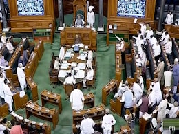 संसद टीवी के टिकर पर अविश्वास प्रस्ताव के बजाय चल रही थी केंद्र की उपलब्धियां, लोकसभा में विपक्ष का हंगामा संसद टीवी के टिकर पर अविश्वास प्रस्ताव के बजाय चल रही थी केंद्र की उपलब्धियां, लोकसभा में विपक्ष का हंगामा