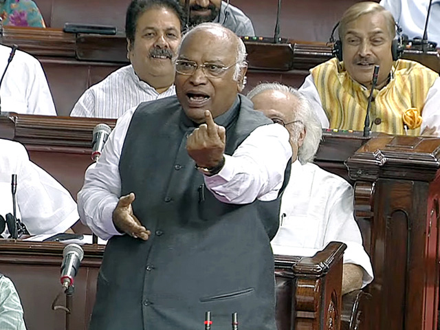 "नड्डा साहब हमें छोटा करने के लिए INDI बोलते हैं", लोकसभा में बरसे मल्लिकार्जुन खरगे