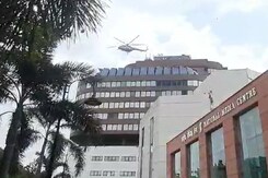 होटल की छत पर उतरा हेलीकॉप्टर, G20 के लिए सुरक्षा को लेकर मॉक ड्रिल होटल की छत पर उतरा हेलीकॉप्टर, G20 के लिए सुरक्षा को लेकर मॉक ड्रिल