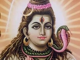 भोलेनाथ प्रसन्न होकर करेंगे हर मनोकामना पूरी, बस सावन के महीने में उन्हें लगाएं इन चीजों का भोग