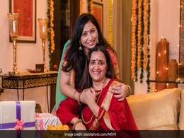 Hariyali Teej: जानिए क्यों सास हरियाली तीज पर बहू को देती है बायना और क्या है इसका महत्व Hariyali Teej: जानिए क्यों सास हरियाली तीज पर बहू को देती है बायना और क्या है इसका महत्व