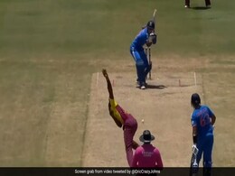 "0,6,6,0,4", तिलक वर्मा ने ऐसे की T20I करियर की शुरुआत, देखकर कमेंटेटर चिल्लाने लगे, Video "0,6,6,0,4", तिलक वर्मा ने ऐसे की T20I करियर की शुरुआत, देखकर कमेंटेटर चिल्लाने लगे, Video