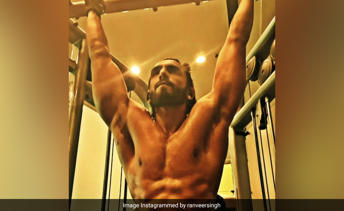 Ab-Tastic Ranveer Singh Is In His "Rocky Era" And We Are Here For It