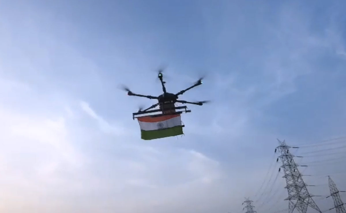 आसमान में तिरंगा : ड्रोन के जरिए पूरे ग्वालियर में लहराया तिरंगा, दिखा अद्भुत नजारा