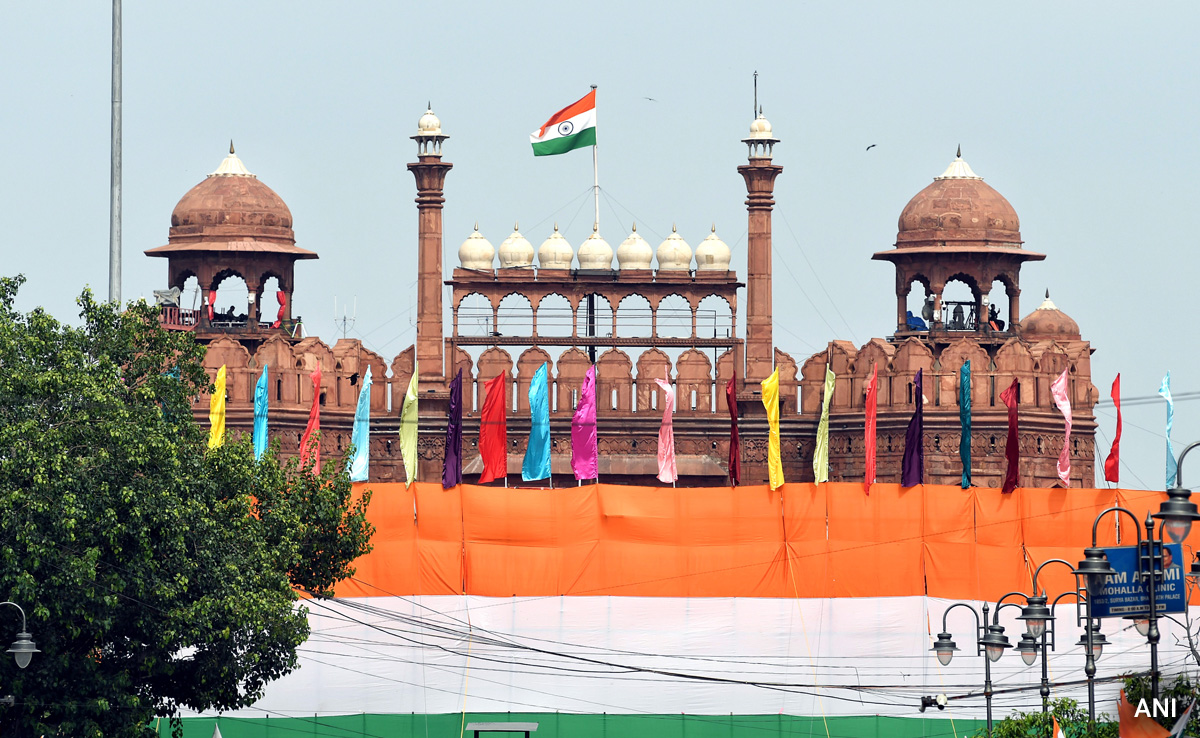 Patriotic Quotes To Pics With Tricolour, Internet Celebrates India's 77th Independence Day