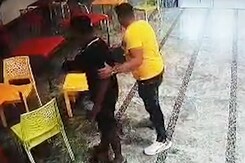 35-Year-Old UP Man Dies Of Heart Attack In Lakhimpur Kheri Mall 35-Year-Old UP Man Dies Of Heart Attack In Lakhimpur Kheri Mall