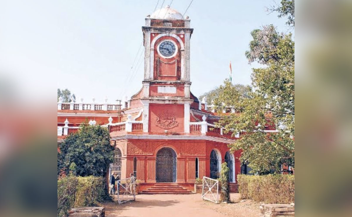 जमीन हेराफेरी का मामला; EOW ने एडीएम, एसडीएम, तहसीलदार समेत 18 आरोपी का किया चालान
