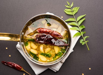 How To Make The Perfect Tadka (And When To Add It) How To Make The Perfect Tadka (And When To Add It)