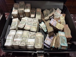 महाराष्ट्र : मनी लॉन्ड्रिंग मामले में ED की छापेमारी, करोड़ों के जेवरात और नकदी जब्त महाराष्ट्र : मनी लॉन्ड्रिंग मामले में ED की छापेमारी, करोड़ों के जेवरात और नकदी जब्त