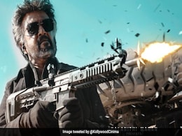 'जेलर' की सफलता के बाद बस कंडक्टरों से मिलने पहुंचे रजनीकांत, एक जमाने में बेंगलुरु की बसों में काटते थे टिकट 'जेलर' की सफलता के बाद बस कंडक्टरों से मिलने पहुंचे रजनीकांत, एक जमाने में बेंगलुरु की बसों में काटते थे टिकट