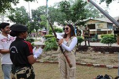On Jai Jawan, Kiara Advani Tries Her Hand At Rifle Stunts On Jai Jawan, Kiara Advani Tries Her Hand At Rifle Stunts
