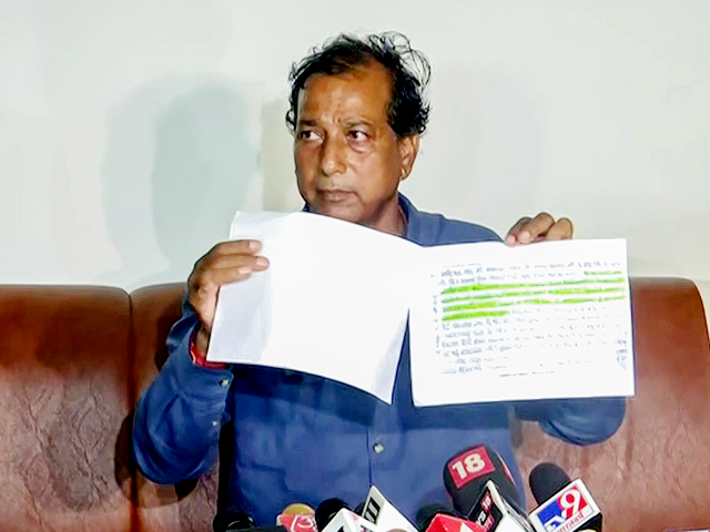 बर्खास्त मंत्री राजेंद्र गुढ़ा ने 'लाल डायरी' के तीन पन्ने किए सार्वजनिक, राजस्थान में बढ़ी सियासी हलचल