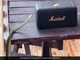 स्पीकर पर बज रहा था म्यूज़िक, पास में बैठे सांप को इतना पसंद आया संगीत, कि सुनते ही करने लगा डांस स्पीकर पर बज रहा था म्यूज़िक, पास में बैठे सांप को इतना पसंद आया संगीत, कि सुनते ही करने लगा डांस