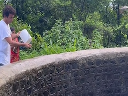 बहुत दिनों से गुत्थी का फन मिस कर रहे हैं तो देख डालिए ये वीडियो, बाल्टी से कुआं भरते दिखे सुनील ग्रोवर बहुत दिनों से गुत्थी का फन मिस कर रहे हैं तो देख डालिए ये वीडियो, बाल्टी से कुआं भरते दिखे सुनील ग्रोवर