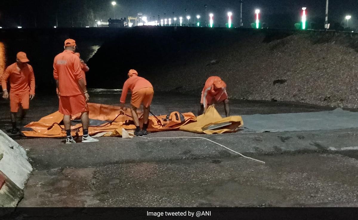 10 People Including 5 Forest Officials Stuck In Mandi's Kol Dam, Rescue Ops On