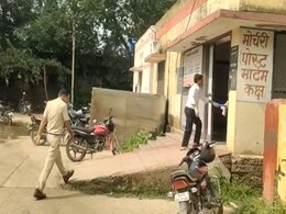 अलवर में तेज रफ्तार कार ने बाइक को मारी टक्कर, एक युवती समेत तीन की मौत अलवर में तेज रफ्तार कार ने बाइक को मारी टक्कर, एक युवती समेत तीन की मौत