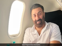 सनी देओल ने शाहरुख-सलमान-आमिर को छोड़ा पीछे, बॉर्डर 2 के लिए ले रहे इतनी तगड़ी फीस! सनी देओल ने शाहरुख-सलमान-आमिर को छोड़ा पीछे, बॉर्डर 2 के लिए ले रहे इतनी तगड़ी फीस!