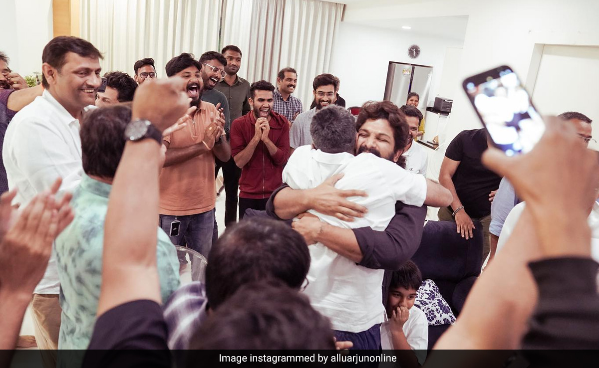 National Awards: Best Actor Allu Arjun's Busy Day On Social Media - Roundup Of Posts And Replies