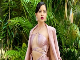 Urfi Javed के इस लुक को देख बच्चे की हुई हालत खराब, डर के मारे नहीं उतरा पापा की गोद से, रो-रोकर हुआ बुरा हाल Urfi Javed के इस लुक को देख बच्चे की हुई हालत खराब, डर के मारे नहीं उतरा पापा की गोद से, रो-रोकर हुआ बुरा हाल