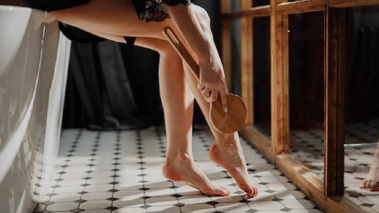 सोने से पहले पैर धोने के हैं ये गजब के फायदे, सेहत रहेगी दुरुस्त