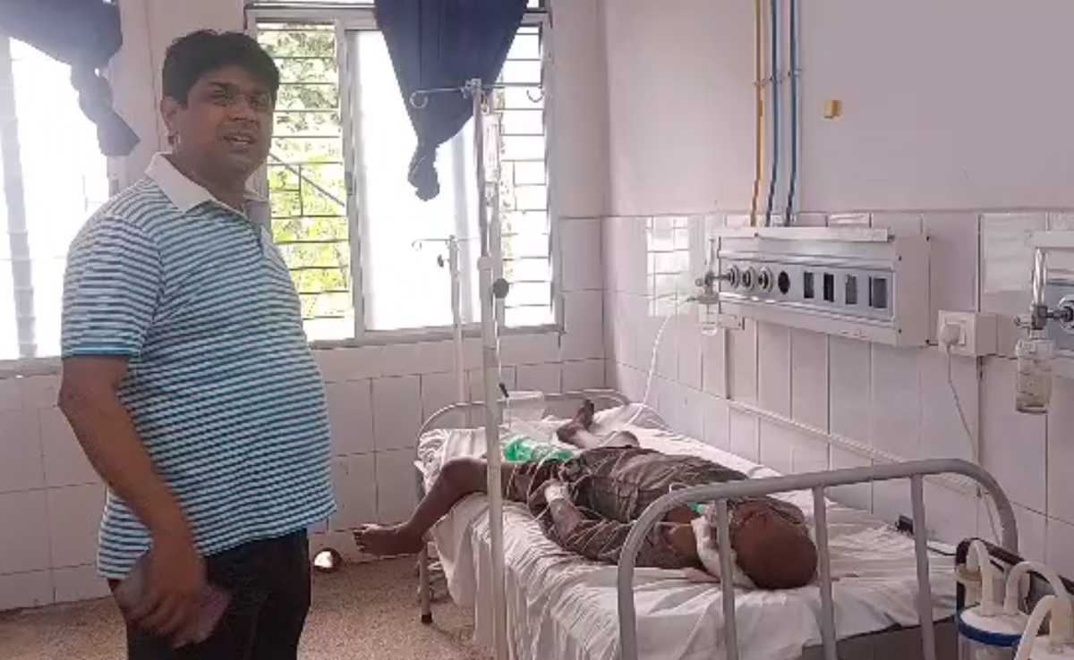 बिहार : अस्पताल में नहीं थे यूरीन बैग, मरीज को लगा दी कोल्ड ड्रिंक की बोतल