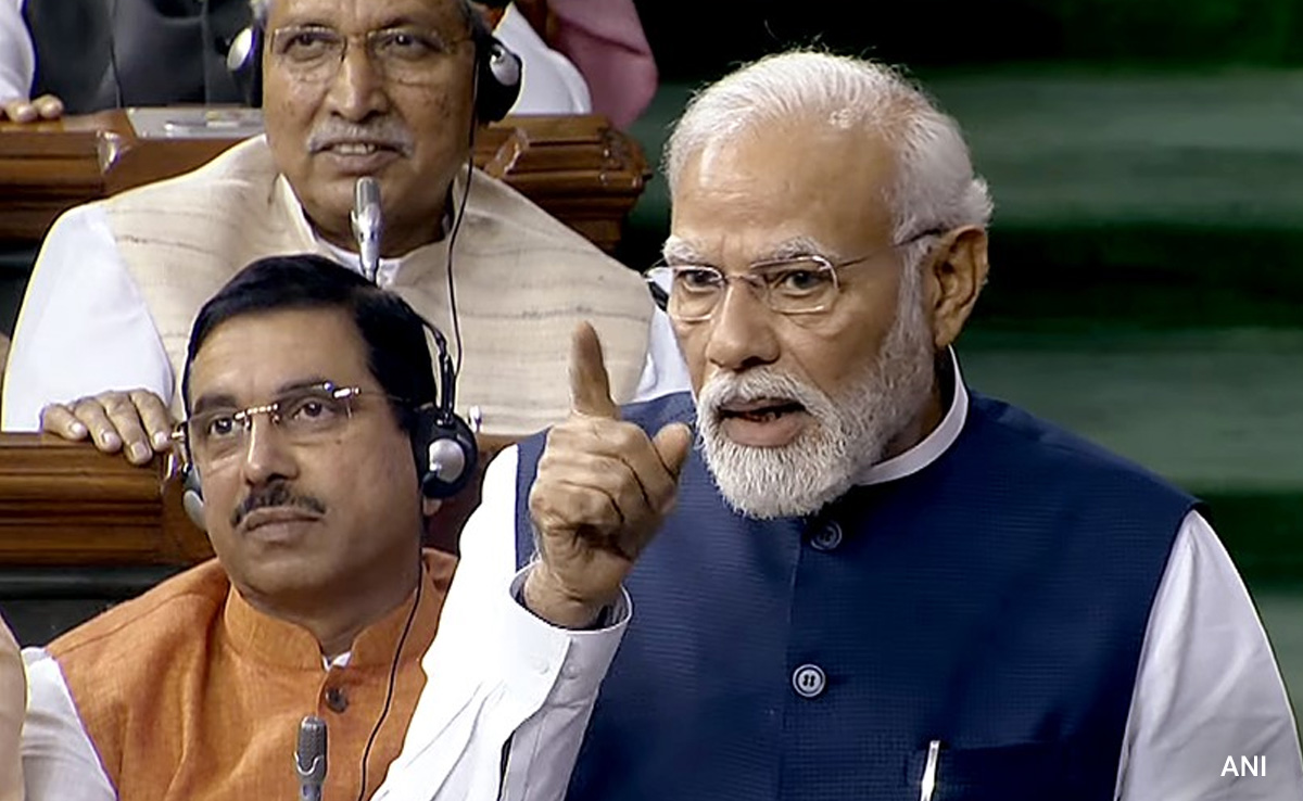 "क्या बंगाल से कॉल आने पर अधीर रंजन को बोलने नहीं दिया?" पीएम का विपक्ष पर कटाक्ष