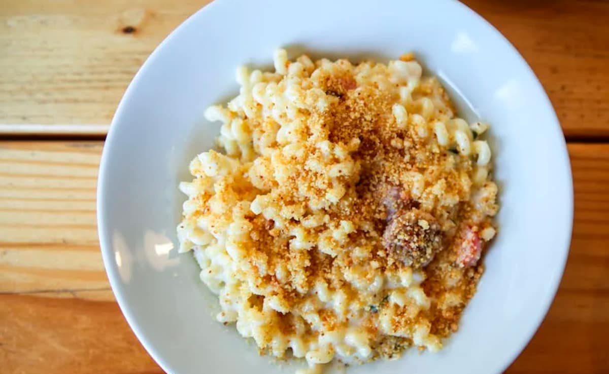 Add a layer of breadcrumbs on top of your mac and cheese