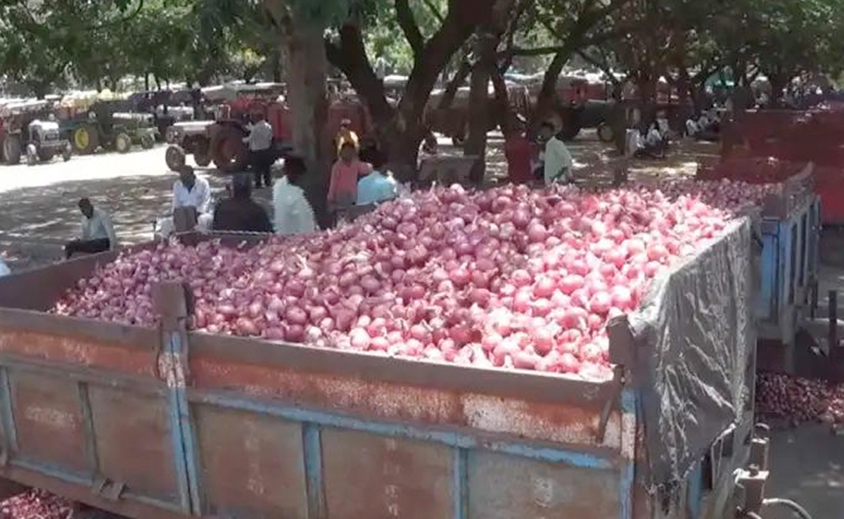 Onion Retails At Rs 65-80 In Delhi, Centre Sells Buffer Stock At Rs 25