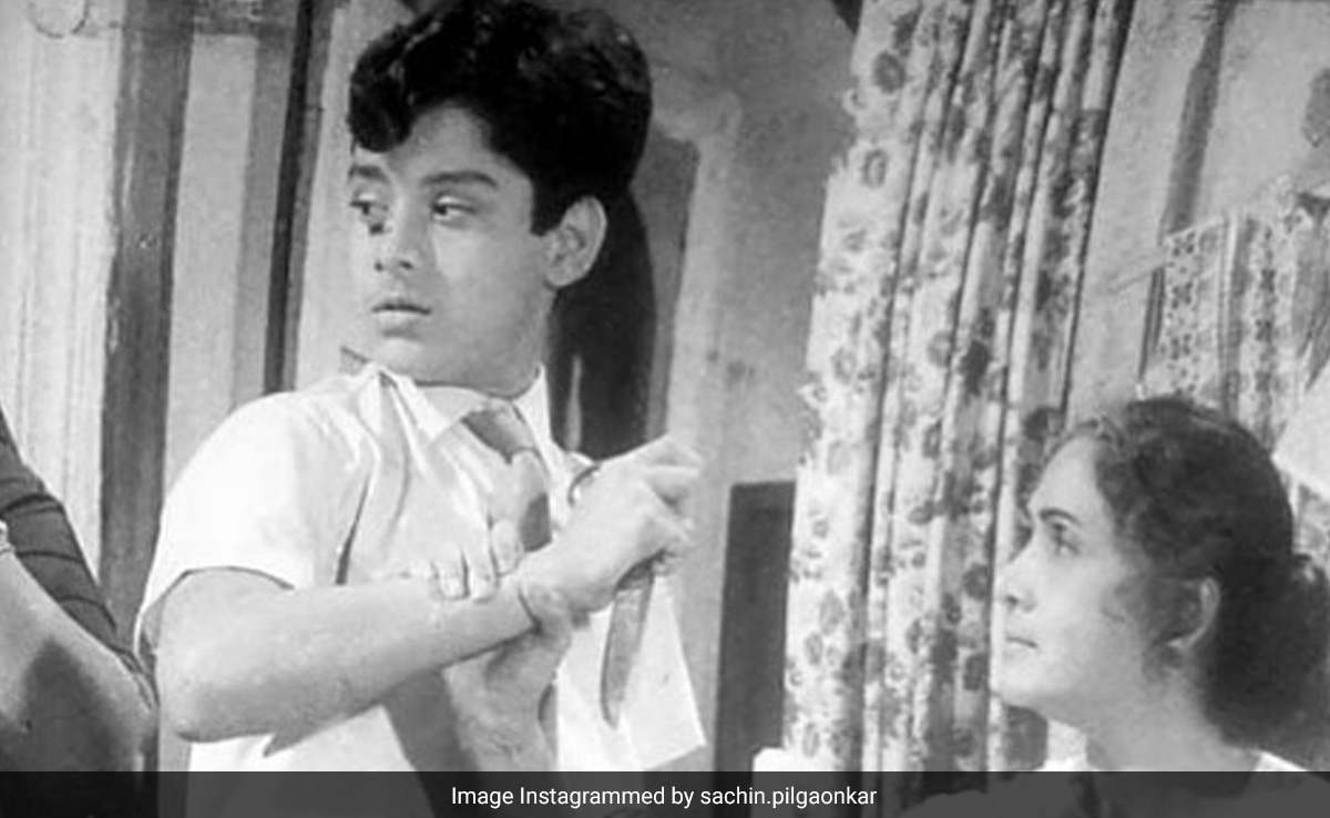 महज 4 साल की उम्र से शुरु किया एक्टिंग करियर, सेट पर मिला प्यार, ब्लॉकबस्टर फिल्म 'शोले' में भी आ चुके इस बच्चे को पहचाना क्या?