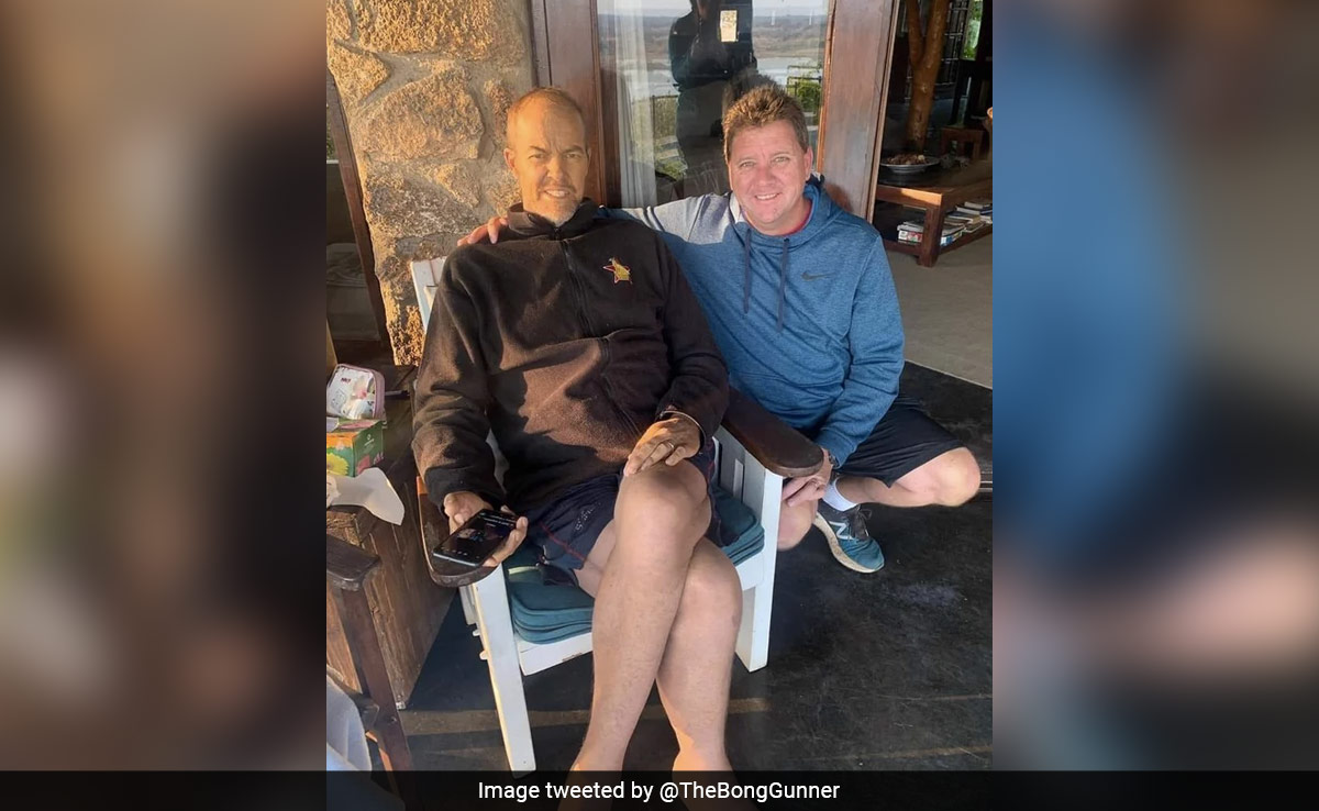 Heath Streak Poses With Zimbabwe Teammate After Death Rumours - See Pic