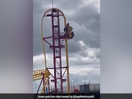 चलते-चलते बीच में रुक गया रोलर कोस्टर, थम गईं सांसें, 72 फुट ऊंचाई पर हवा में उल्टा लटके रहे लोग - देखें Video चलते-चलते बीच में रुक गया रोलर कोस्टर, थम गईं सांसें, 72 फुट ऊंचाई पर हवा में उल्टा लटके रहे लोग - देखें Video