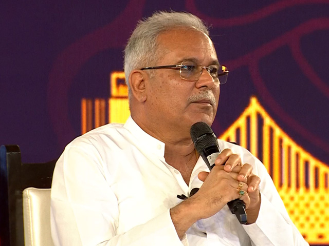 CM  भूपेश बघेल का जोश हाई, कार्यकर्ताओं से कहा- अबकी बार, फिर से कांग्रेस की सरकार